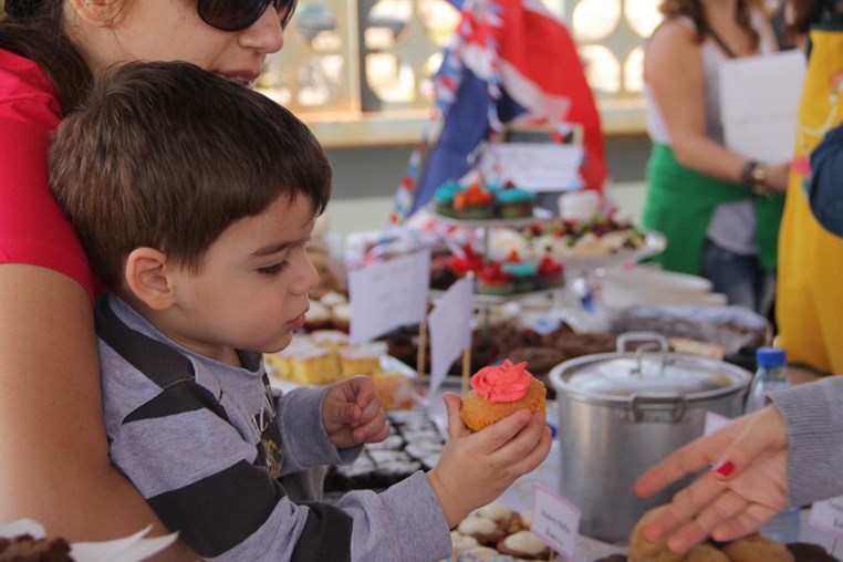 CrumbleBerrys Eat cake for a cause